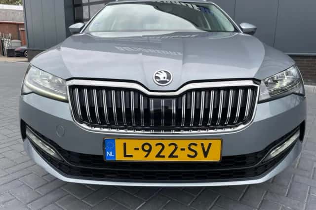 Škoda Superb (2021) thumbnail 5