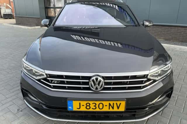 Volkswagen Passat (2020) thumbnail 5