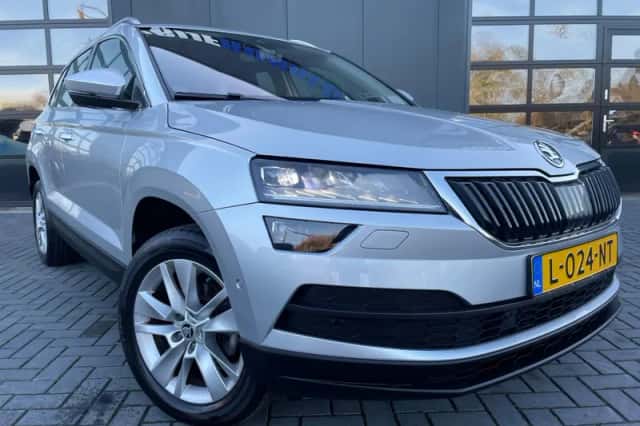 Škoda Karoq (2021) thumbnail 2