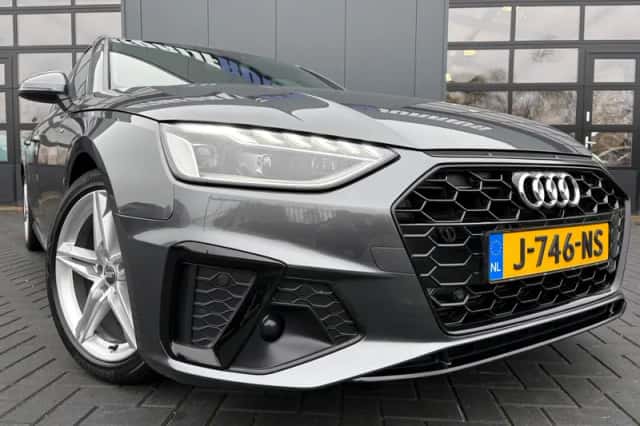 Audi A4 (2020) thumbnail 2
