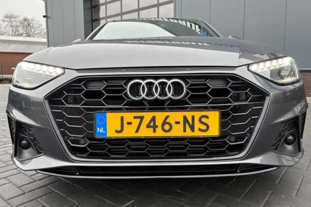 Audi A4 (2020) thumbnail 5