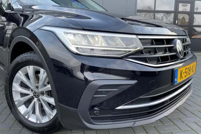 Volkswagen Tiguan (2021) thumbnail 3