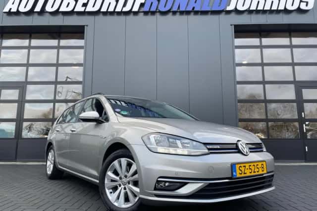 Volkswagen Golf (2018) thumbnail 1