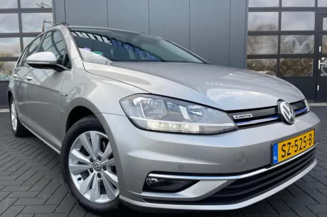 Volkswagen Golf (2018) thumbnail 4