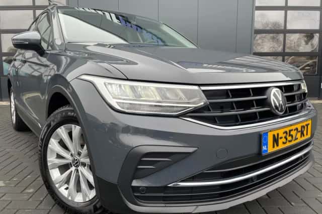 Volkswagen Tiguan (2021) thumbnail 4