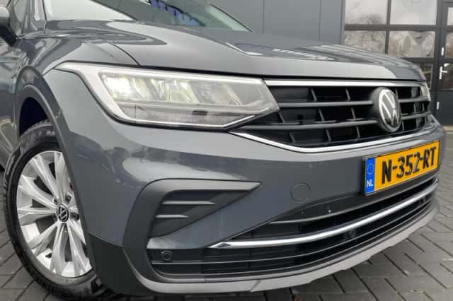 Volkswagen Tiguan (2021) thumbnail 5