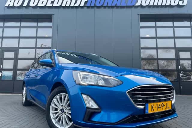 Ford Focus (2021) thumbnail 1