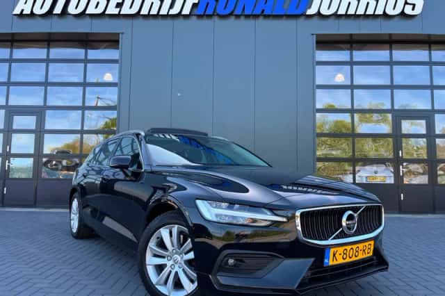 Volvo V60 (2021) thumbnail 1