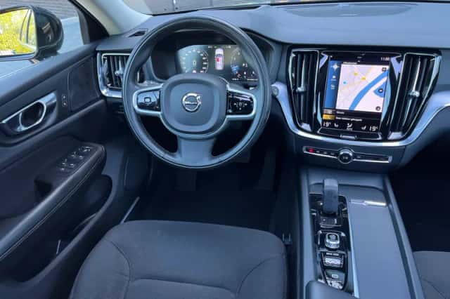 Volvo V60 (2021) thumbnail 3
