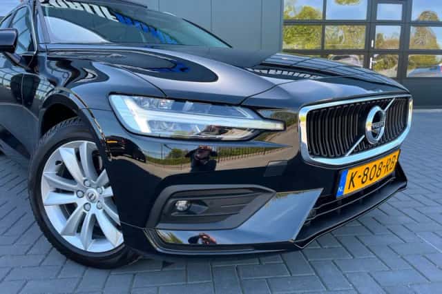 Volvo V60 (2021) thumbnail 5