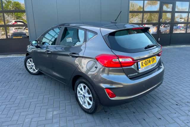 Ford Fiesta (2021) thumbnail 2