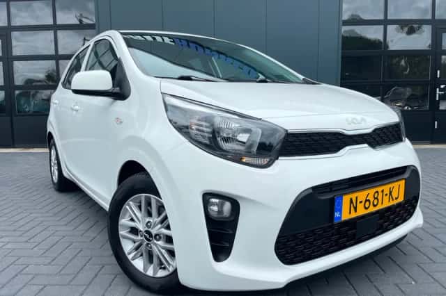 Kia Picanto (2021) thumbnail 4