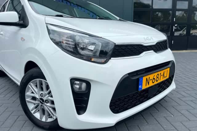 Kia Picanto (2021) thumbnail 5