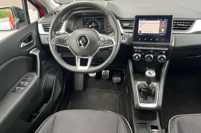 Renault Captur (2021) thumbnail 3
