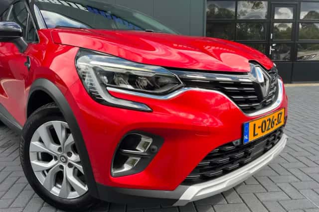 Renault Captur (2021) thumbnail 5
