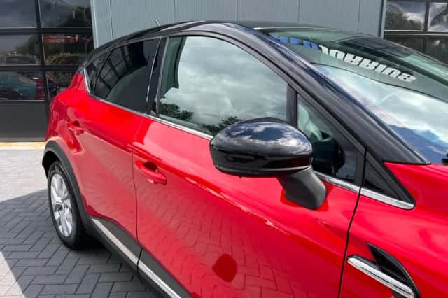 Renault Captur (2021) thumbnail 6