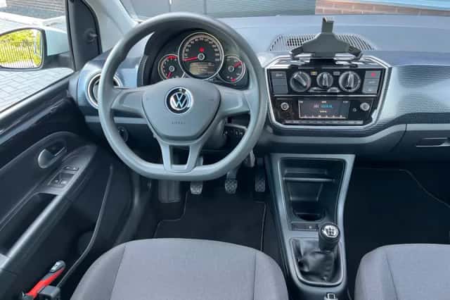 Volkswagen Up! (2021) thumbnail 3