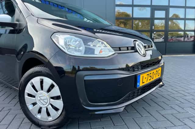 Volkswagen Up! (2021) thumbnail 5