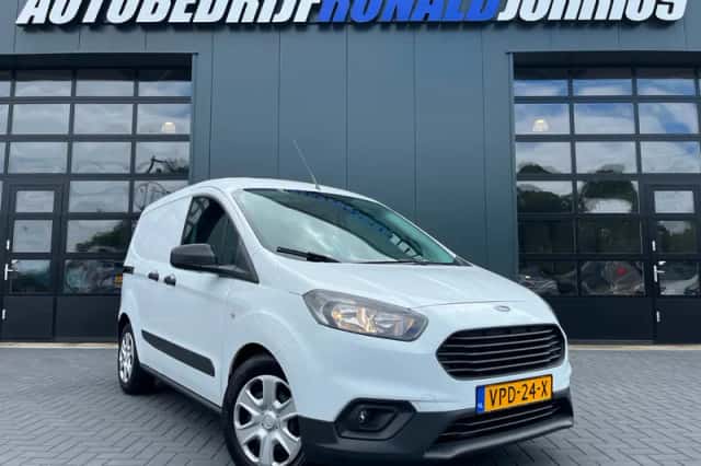 Ford Transit Courier (2022) thumbnail 1