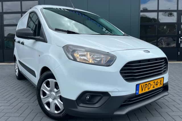 Ford Transit Courier (2022) thumbnail 4