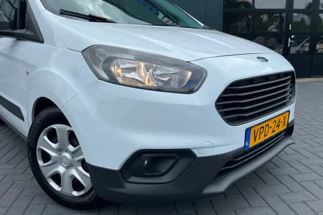 Ford Transit Courier (2022) thumbnail 5