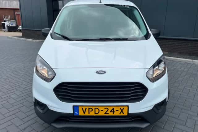 Ford Transit Courier (2022) thumbnail 6