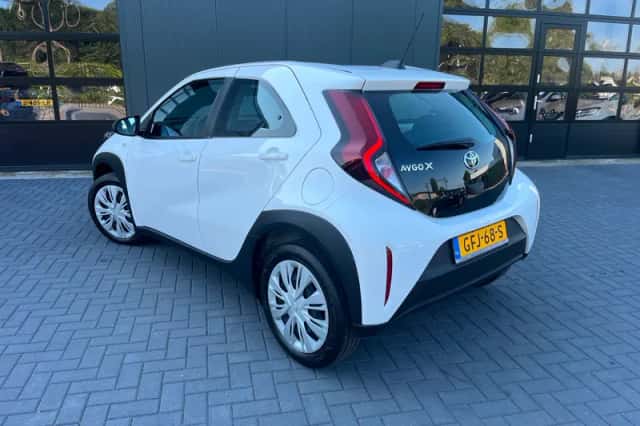 Toyota Aygo X (2024) thumbnail 2