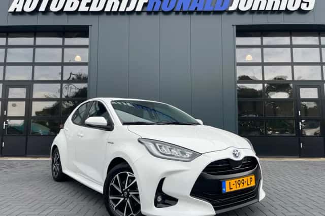 Toyota Yaris (2021) thumbnail 1