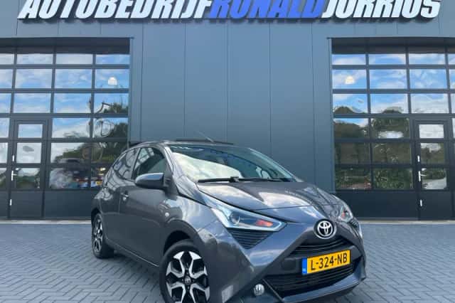 Toyota Aygo (2021) thumbnail 1