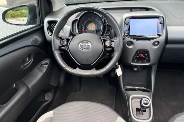Toyota Aygo (2021) thumbnail 3