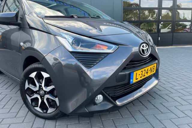Toyota Aygo (2021) thumbnail 5