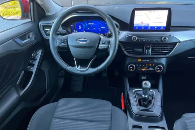 Ford Focus (2021) thumbnail 3