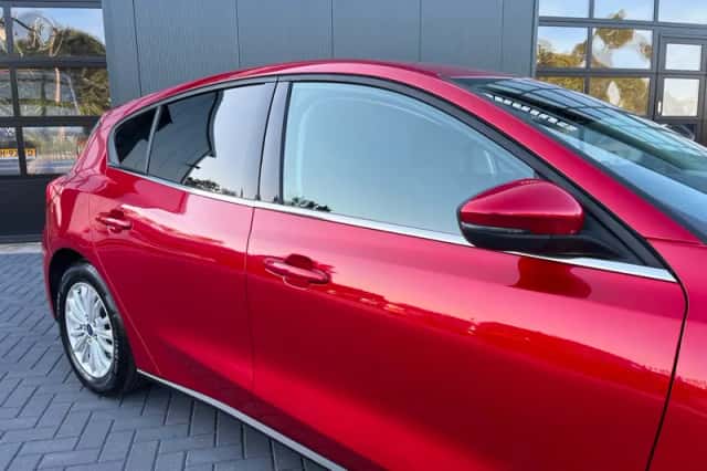 Ford Focus (2021) thumbnail 6