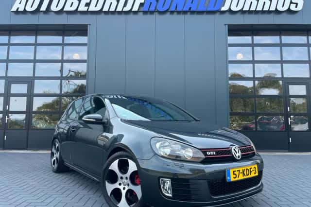 Volkswagen Golf (2009) thumbnail 1
