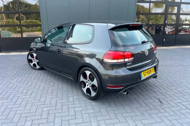 Volkswagen Golf (2009) thumbnail 2