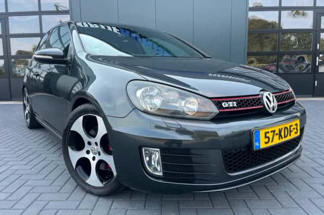 Volkswagen Golf (2009) thumbnail 4