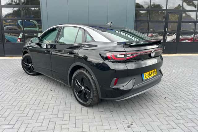 Volkswagen ID.5 (2022) thumbnail 2