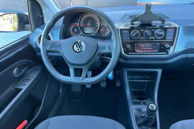 Volkswagen Up! (2023) thumbnail 3