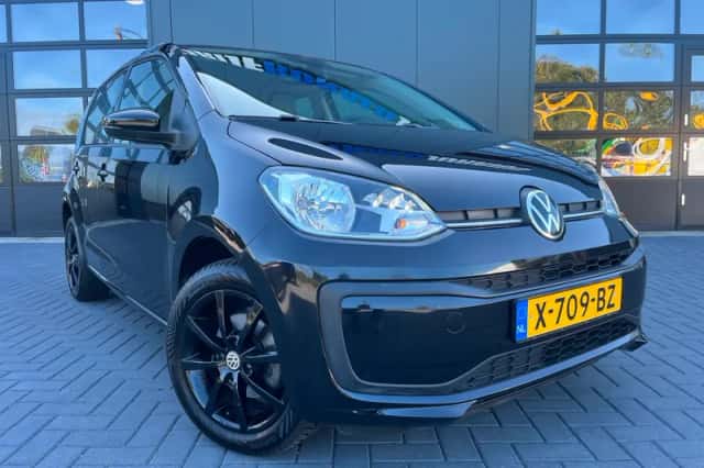 Volkswagen Up! (2023) thumbnail 4