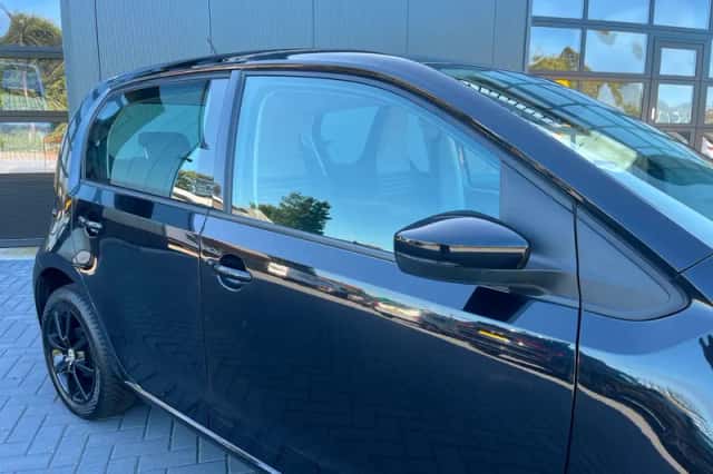 Volkswagen Up! (2023) thumbnail 6