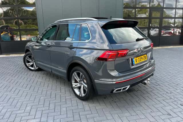 Volkswagen Tiguan (2021) thumbnail 2
