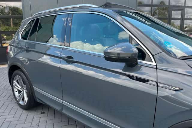 Volkswagen Tiguan (2021) thumbnail 6