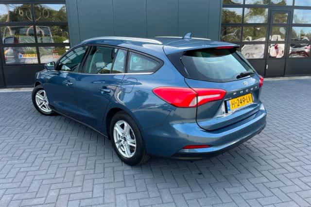 Ford Focus (2020) thumbnail 2