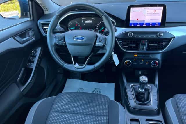 Ford Focus (2020) thumbnail 3