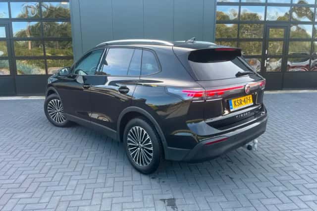 Volkswagen Tiguan (2025) thumbnail 2
