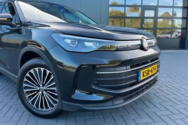 Volkswagen Tiguan (2025) thumbnail 5