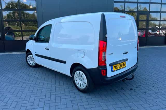 Mercedes-Benz Citan (2016) thumbnail 2