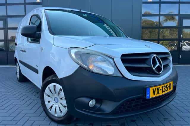 Mercedes-Benz Citan (2016) thumbnail 4