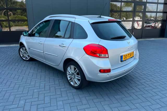Renault Clio (2012) thumbnail 2