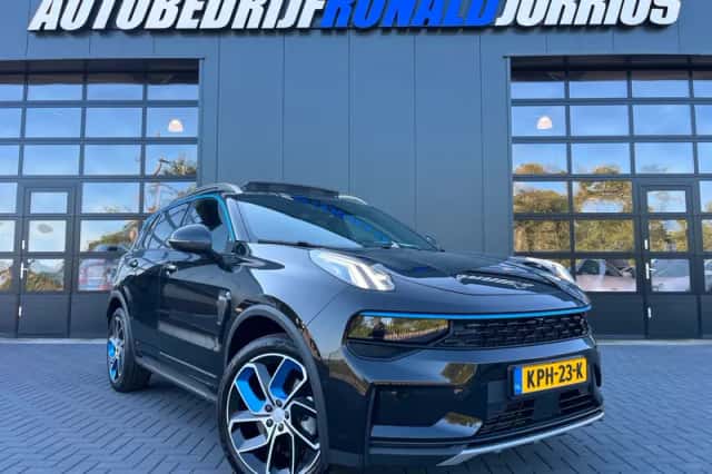 Lynk & Co 01 (2023) thumbnail 1